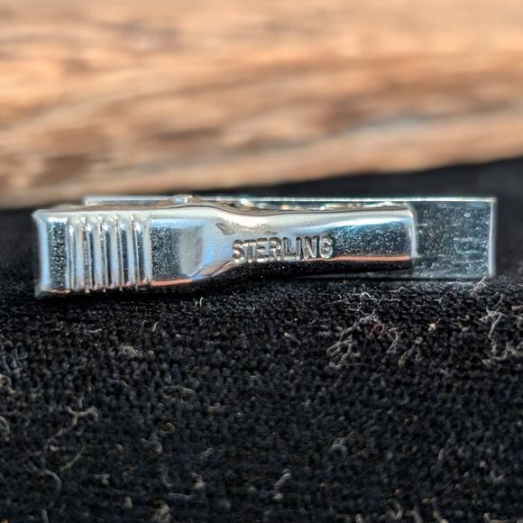 Vintage Sterling Silver Diamond Cut Etched Design Tie Clip - Picture 2 of 5